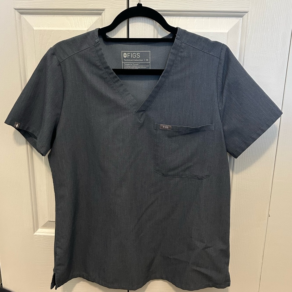 Women’s figs scrub top
